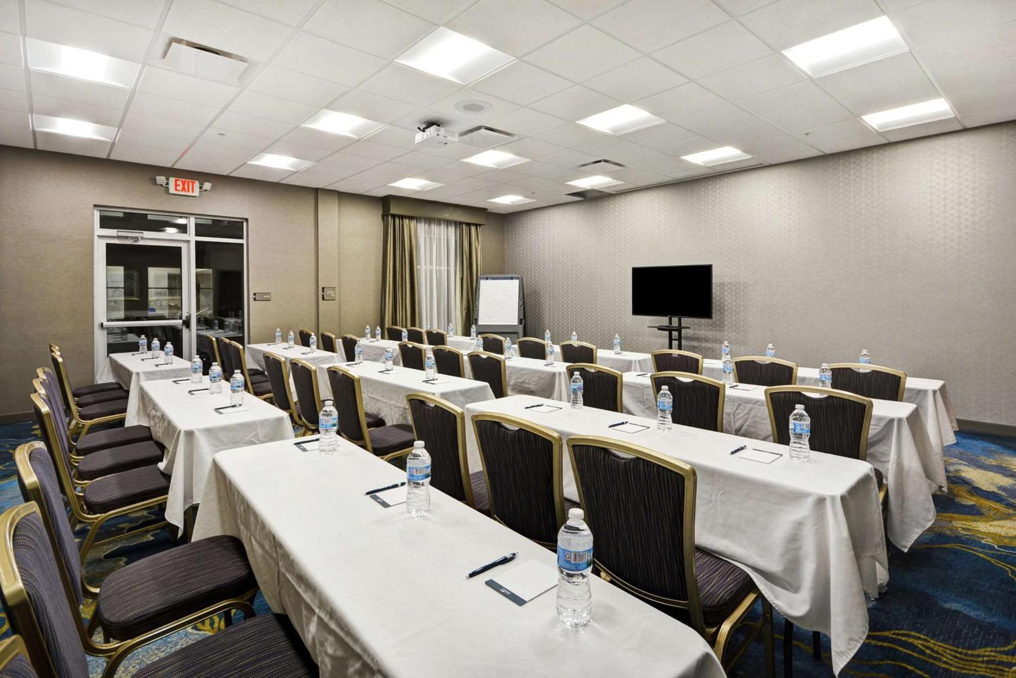 Homewood Suites By Hilton Warren Detroit Екстериор снимка